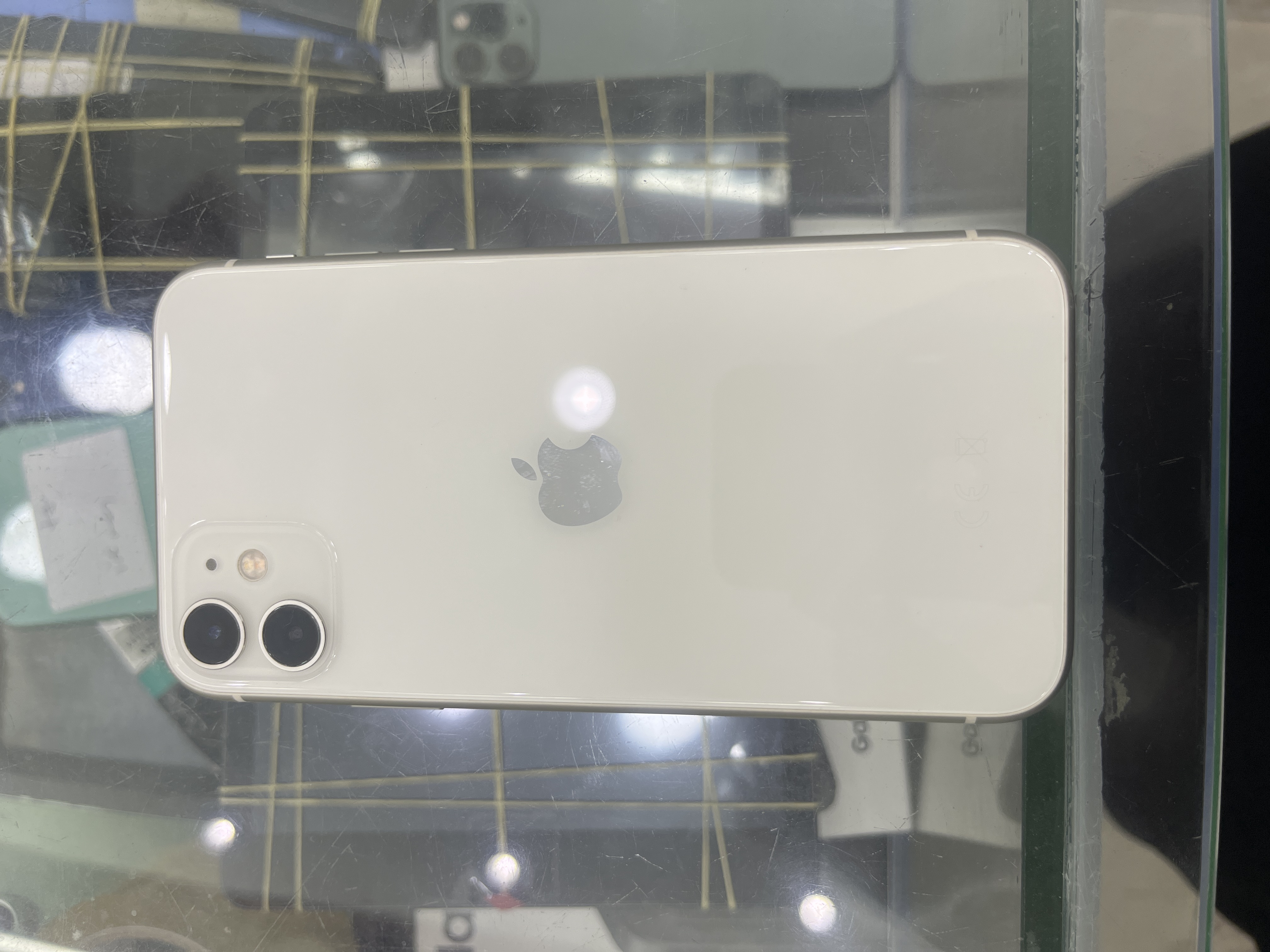 ايفون 11